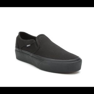 Vans Asher Platform all Black slip on!